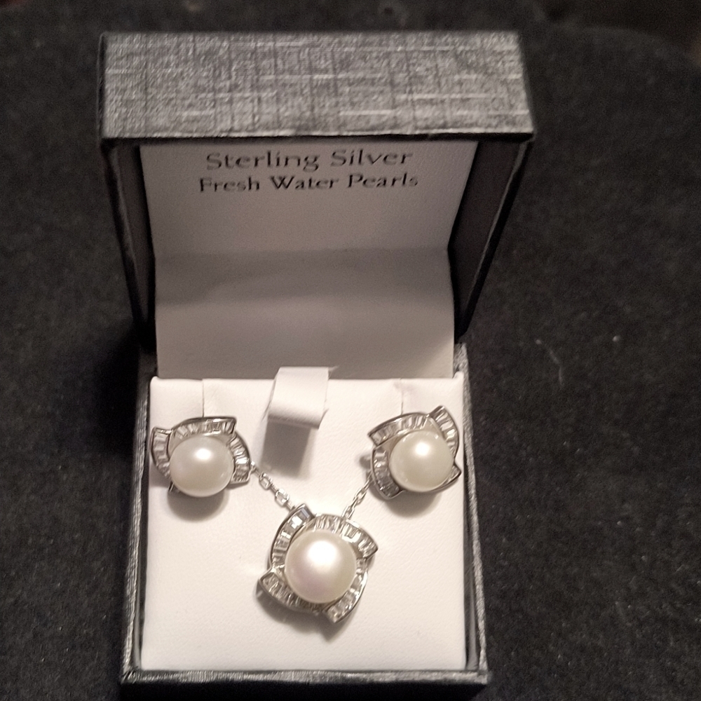 𝅺freshwater Pearl & Cubic Zirconia Jewelry Set In Sterling Silver